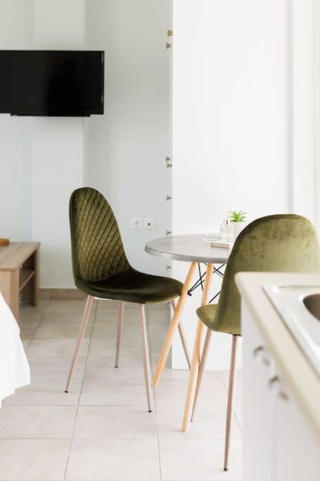 Adorable Sunny Studio With Private Balcony I 아테네 외부 사진